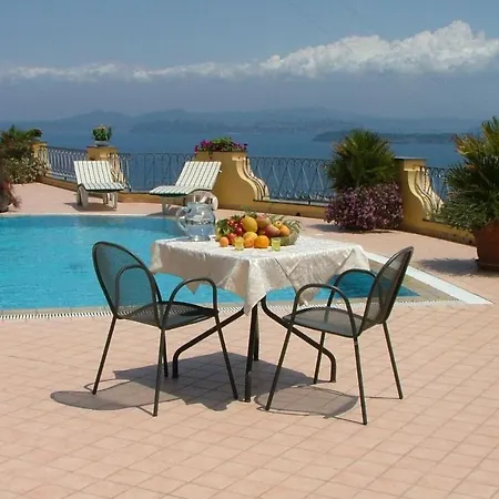 Apartamento Cretaio Sleeps 7 Pool Isquia
